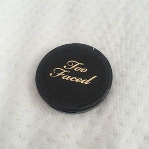 Too faced bronzer